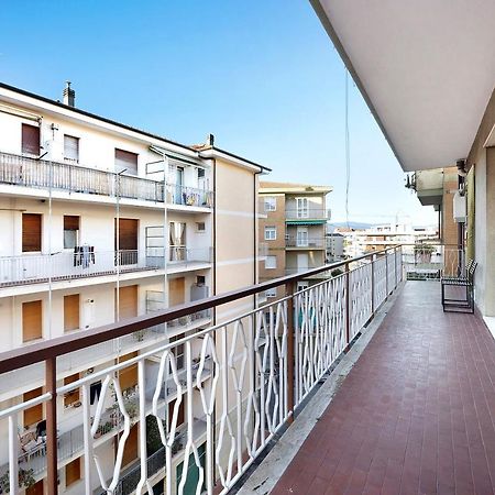 Casa Rose Di Mare Apartment Албенга Екстериор снимка