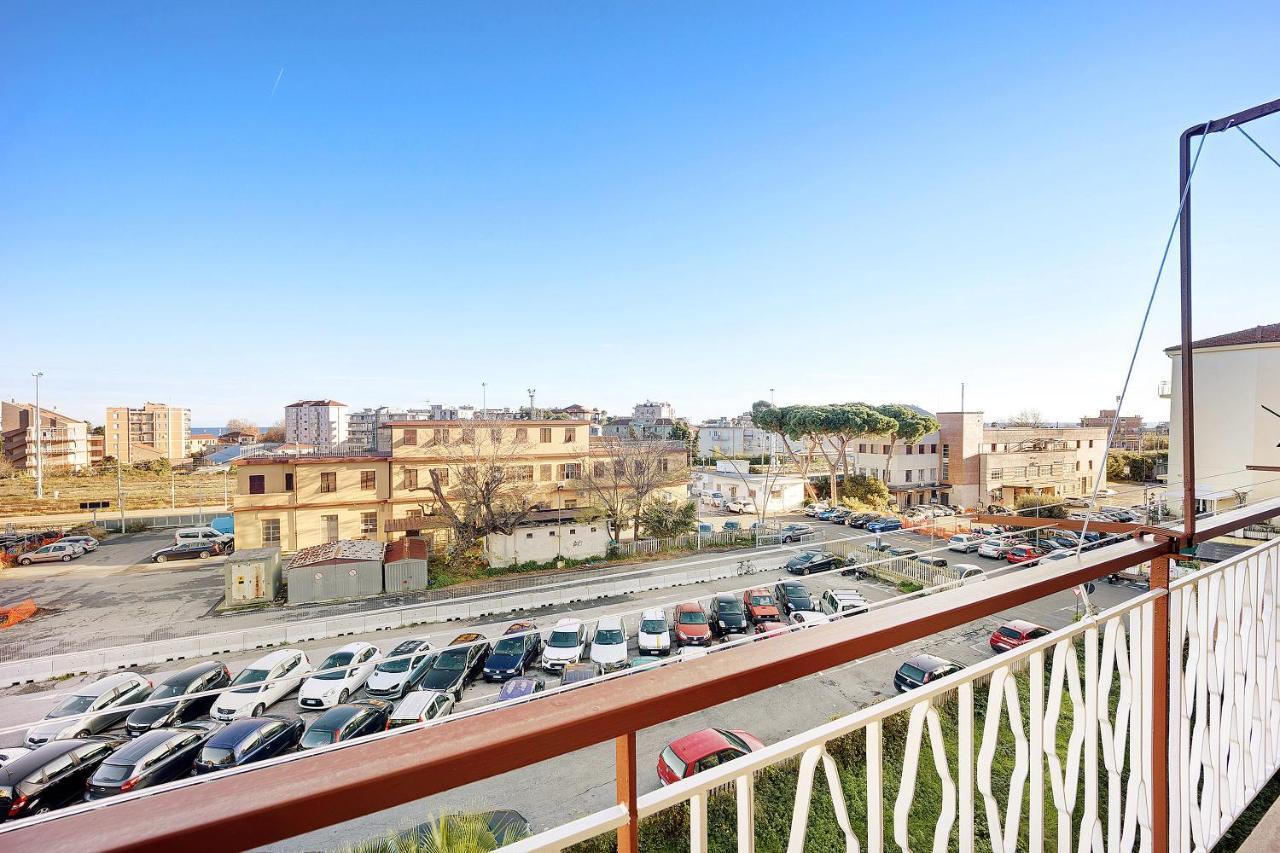 Casa Rose Di Mare Apartment Албенга Екстериор снимка